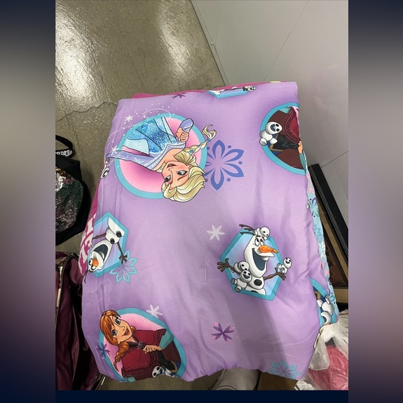Frozen blanket and pillow - Picture 2 of 3
